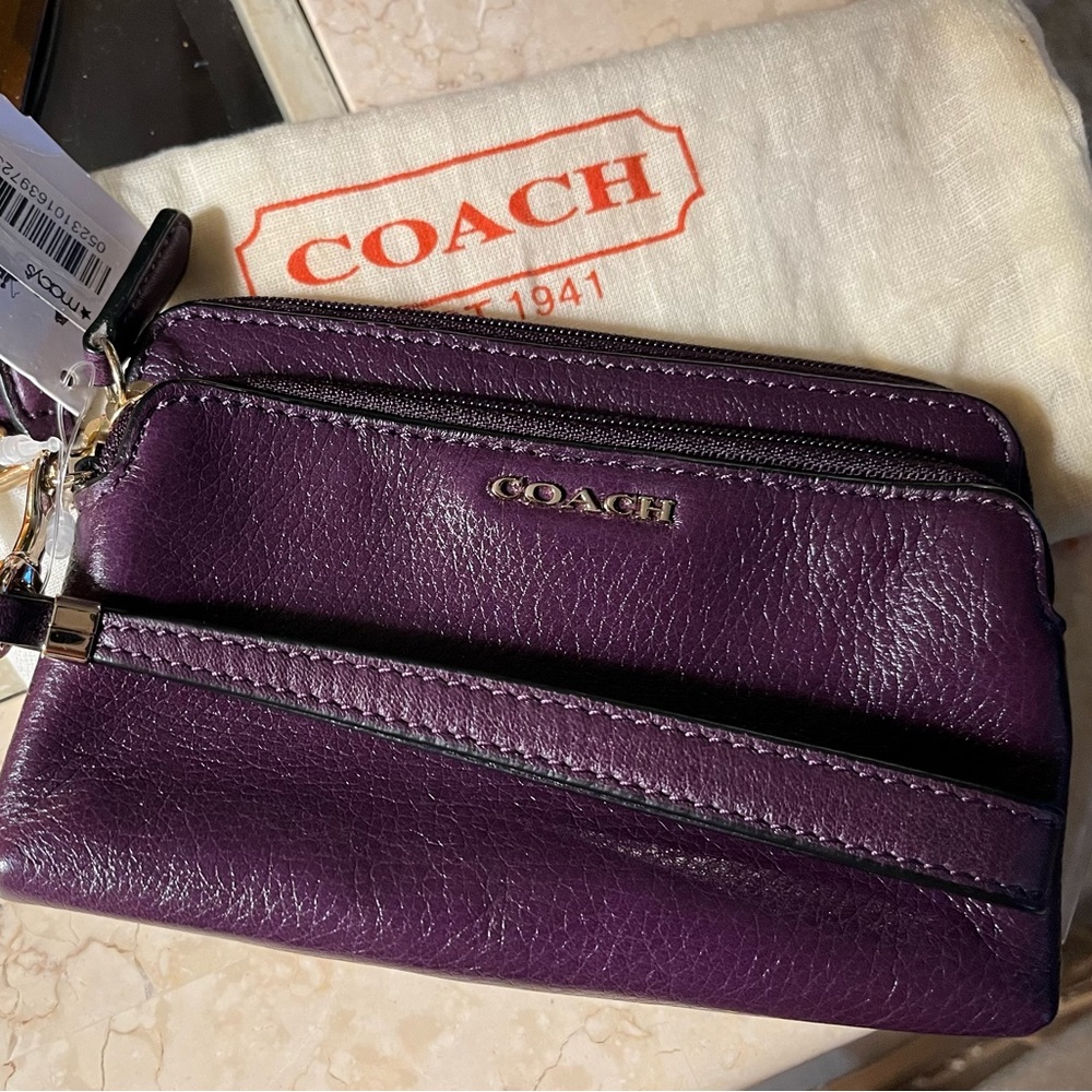 Women’s wristlet, wallet